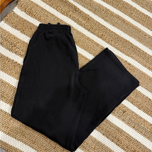SKIMS Black Track Pants - Picture 8 of 8